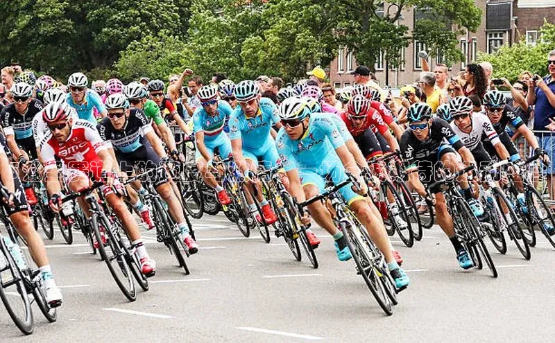 5公里赛道上的速度与激情：一场全城期待的运动盛会
